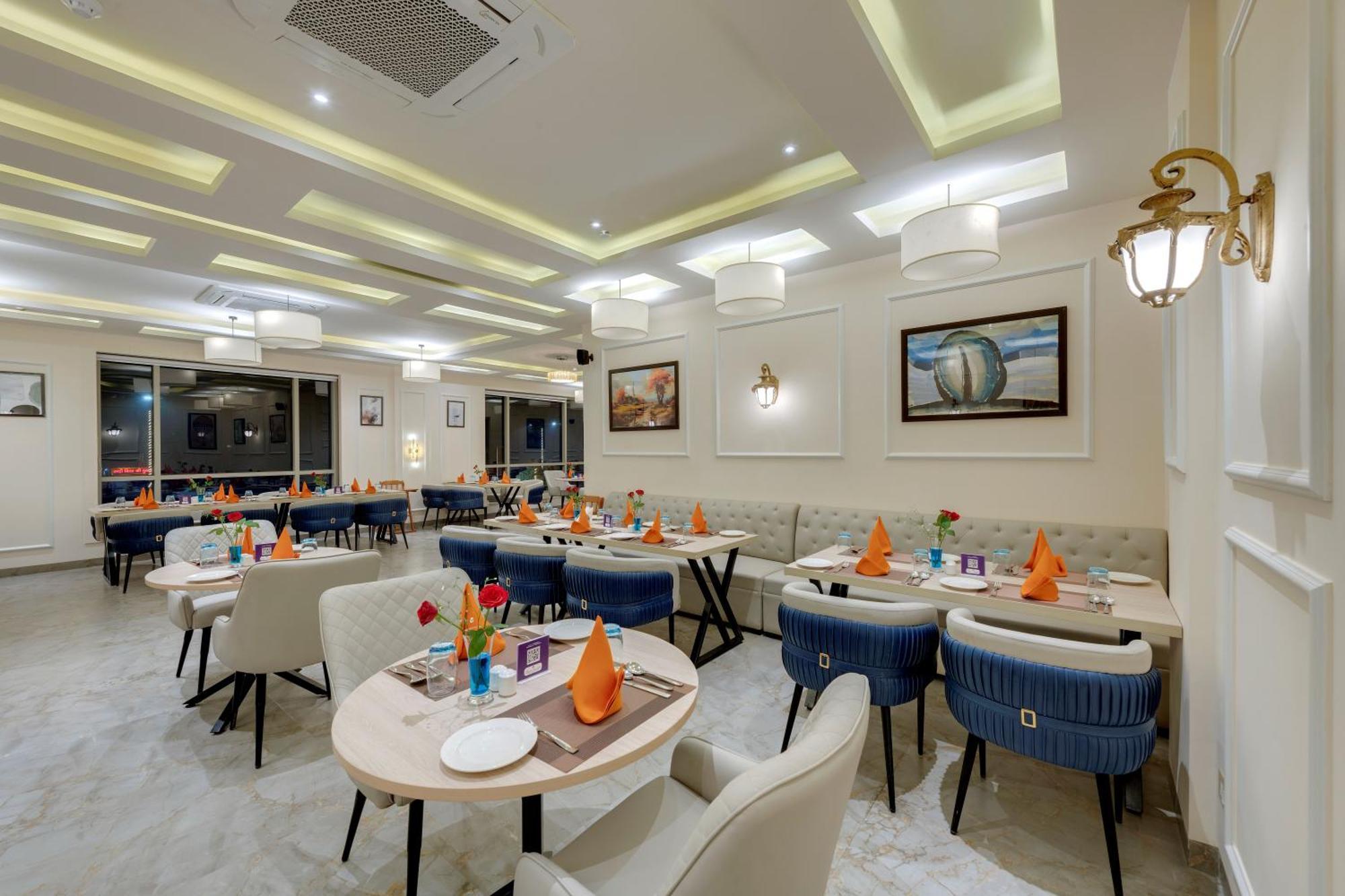 Click Collection Grand Gateway Варанаси Екстериор снимка