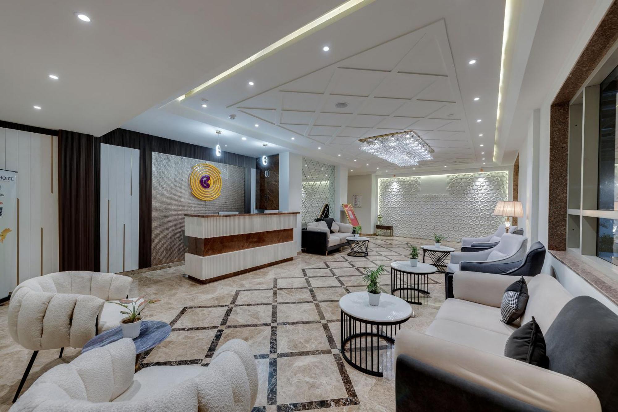 Click Collection Grand Gateway Варанаси Екстериор снимка